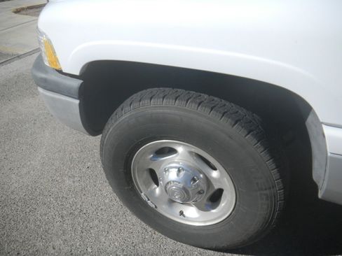 Used 2001 Dodge Ram 2500 Truck 2WD Quad Cab image 32