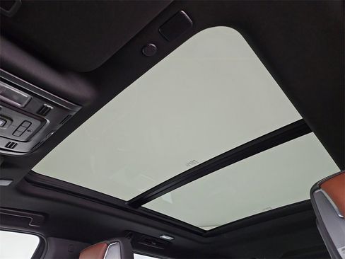 Used 2024 GMC Yukon XL Denali Ultimate image 25