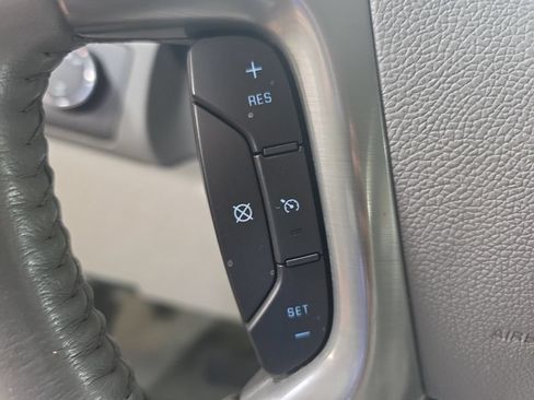 Used 2008 GMC Sierra 2500 SLT w/ Z71 Off-Road Package AWD/4WD image 16
