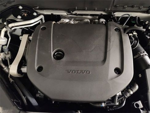 Used 2023 Volvo XC90 B6 Plus w/ Protection Package Premier image 32