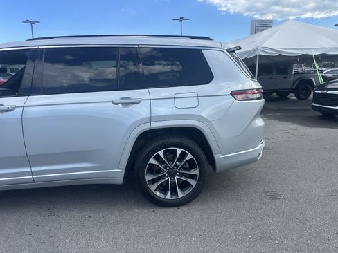 Used 2021 Jeep Grand Cherokee L Overland w/ Luxury Tech Group IV AWD/4WD image 4