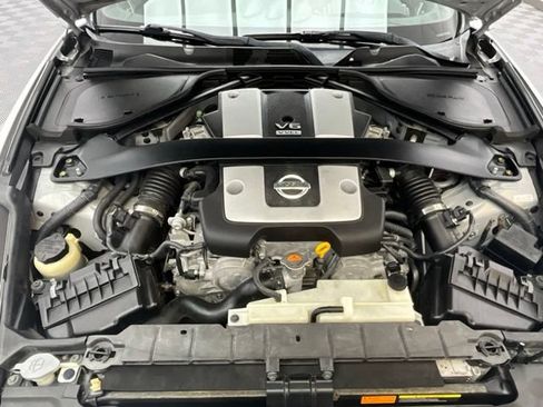 Used 2010 Nissan 370Z Touring RWD image 31