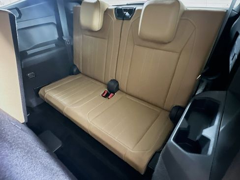 Used 2023 Volkswagen Tiguan SE image 26