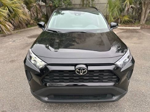 Used 2025 Toyota RAV4 XLE FWD image 4