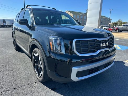 Used 2024 Kia Telluride S w/ S Sunroof Package image 2