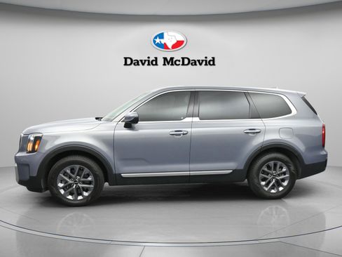 Used 2024 Kia Telluride LX image 4