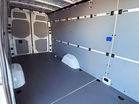 New 2026 Mercedes-Benz Sprinter 2500 image 24