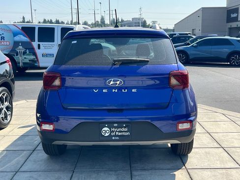 Used 2023 Hyundai Venue Limited w/ Cargo Package FWD image 10
