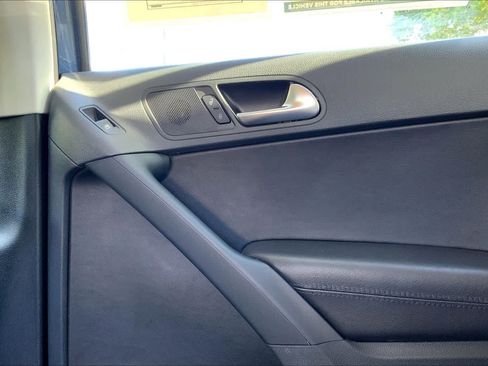 Used 2016 Volkswagen Tiguan S AWD/4WD image 36