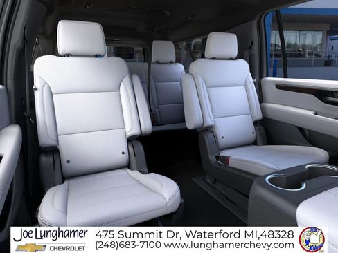 New 2026 Chevrolet Suburban Premier image 17
