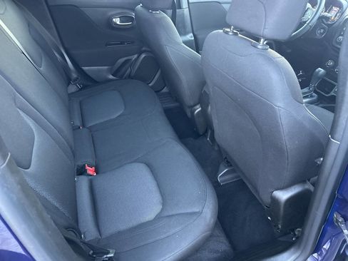 Used 2019 Jeep Renegade Sport image 17