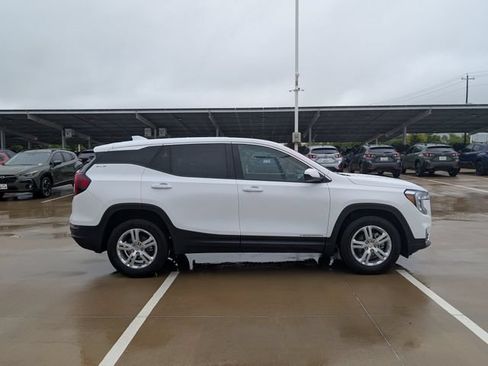 Used 2024 GMC Terrain SLE FWD image 6