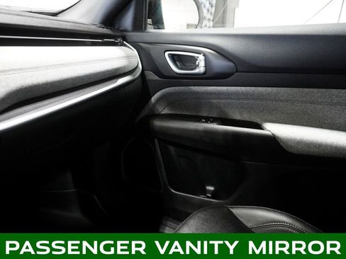 Used 2023 Jeep Compass Latitude image 29