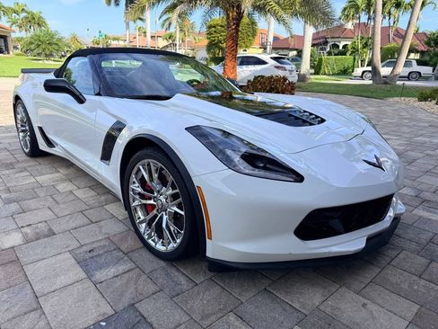 Used 2016 Chevrolet Corvette Z06 w/ 3LZ Preferred Equipment Group RWD image 2