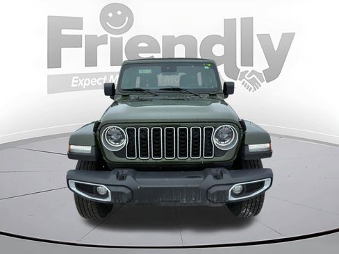 Used 2024 Jeep Wrangler Sahara image 2