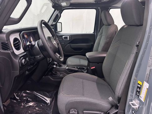 New 2026 Jeep Gladiator Sport image 12