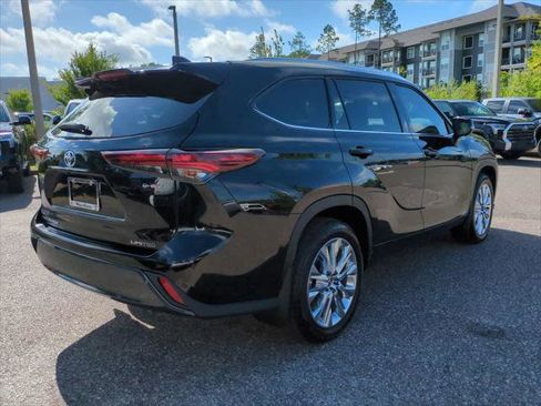 Certified 2026 Toyota Highlander Limited AWD/4WD image 6