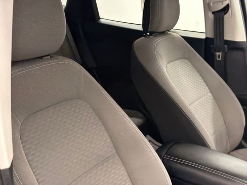 Used 2021 Ford Escape SE image 10