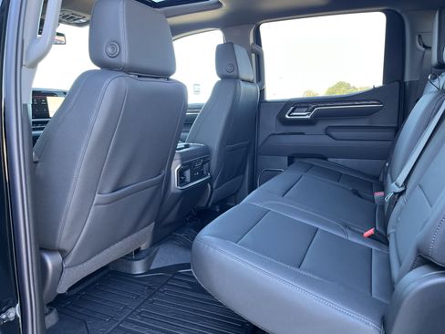 New 2026 GMC Sierra 1500 SLT w/ SLT Premium Package image 11