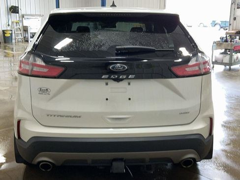 Certified 2022 Ford Edge Titanium w/ Class II Trailer Tow Package image 5