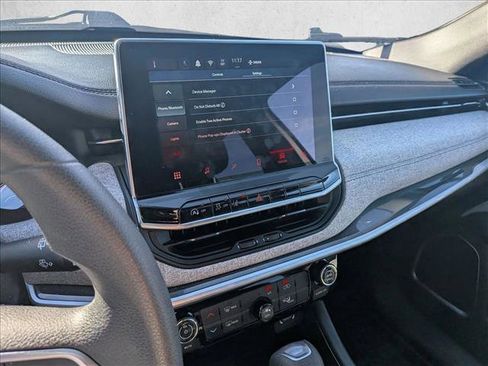 Used 2024 Jeep Compass Sport image 12