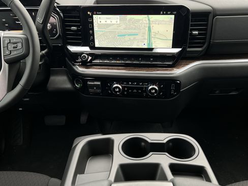 New 2026 GMC Sierra 1500 Elevation image 17