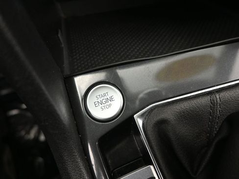 Used 2024 Volkswagen Tiguan SE FWD image 25