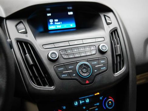 Used 2018 Ford Focus SE FWD image 29