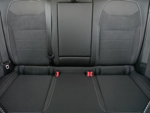 Certified 2023 Volkswagen Taos SE w/ Panoramic Sunroof Package AWD/4WD image 13