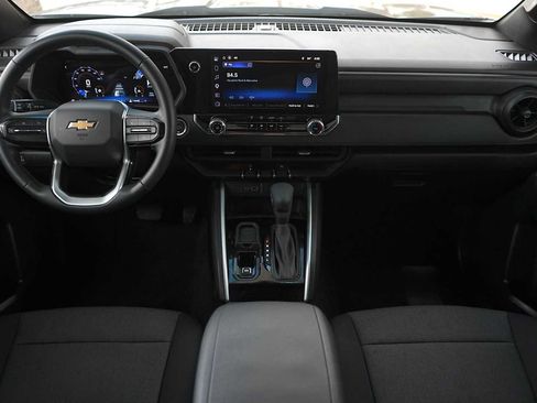 Used 2025 Chevrolet Colorado W/T w/ WT Convenience Package II RWD image 10