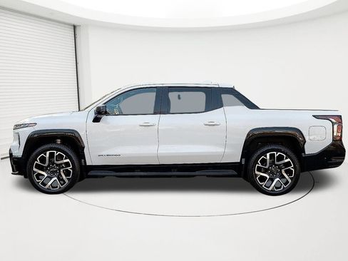 New 2024 Chevrolet Silverado EV RST image 2
