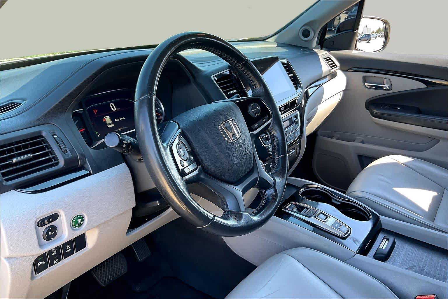 Used 2019 Honda Pilot Touring image 18