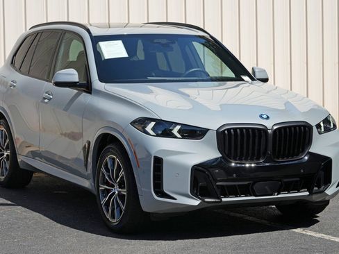 Used 2026 BMW X5 xDrive50e w/ M Sport Package AWD/4WD image 59