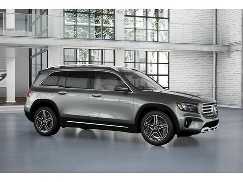 Used 2026 Mercedes-Benz GLB 250 4MATIC image 13