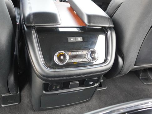 Used 2020 Lincoln Navigator Reserve w/ Equipment Group 208A Reserve AWD/4WD image 32