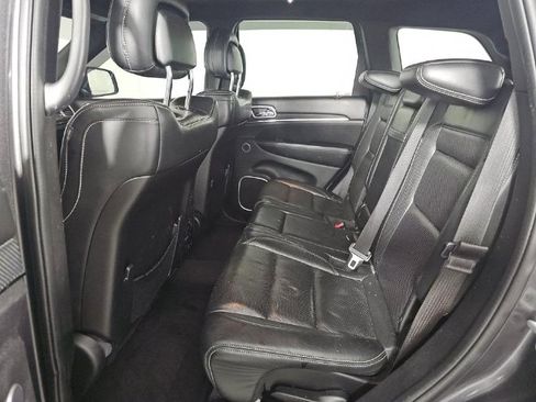 Used 2016 Jeep Grand Cherokee SRT image 13