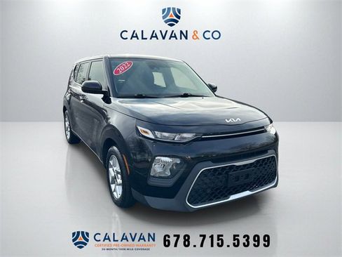 Certified 2022 Kia Soul LX w/ Technology Package image 1