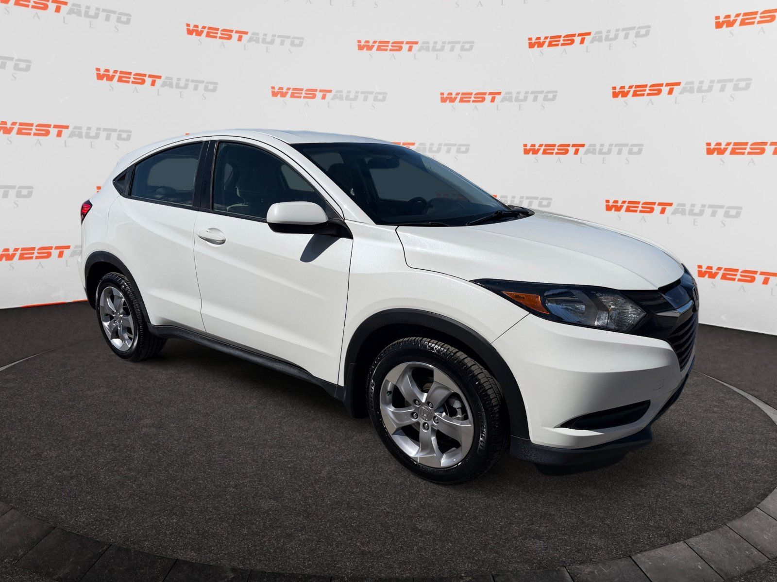 Used 2018 Honda HR-V LX image 7