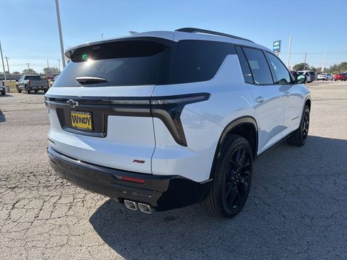 New 2026 Chevrolet Traverse RS w/ LPO, Floor Liner Package image 5