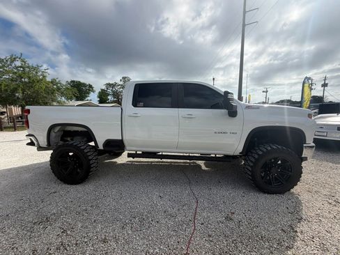 Used 2023 Chevrolet Silverado 2500 LT image 5
