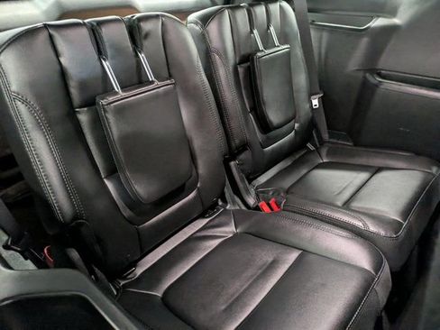 Used 2018 Ford Explorer XLT w/ Equipment Group 202A image 29