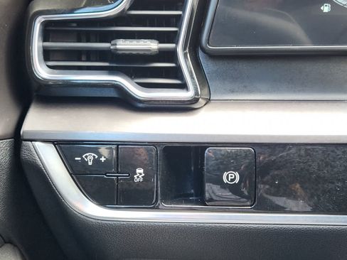 Used 2023 Kia Sportage EX FWD image 21