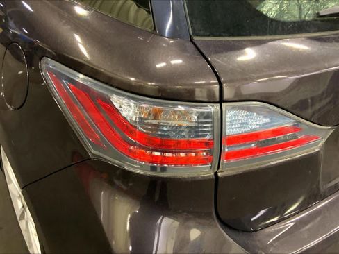 Used 2011 Lexus CT 200h Premium image 28