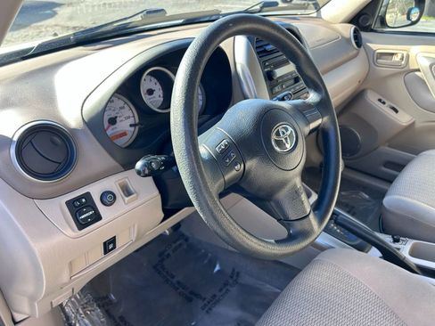 Used 2004 Toyota RAV4 4WD image 17