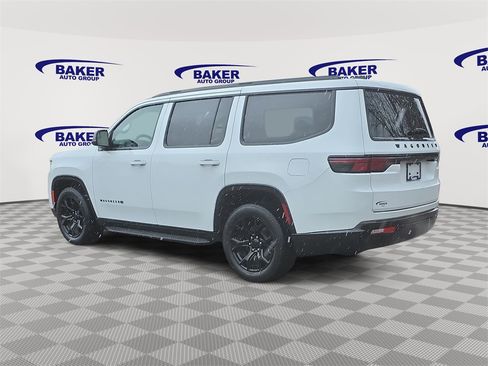 Used 2024 Jeep Wagoneer Series II image 5