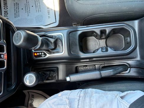 Used 2019 Jeep Wrangler Unlimited Sport S AWD/4WD image 28
