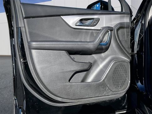 Used 2025 Chevrolet Blazer LT image 19