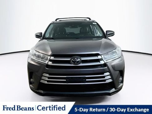 Used 2019 Toyota Highlander XLE AWD/4WD image 2