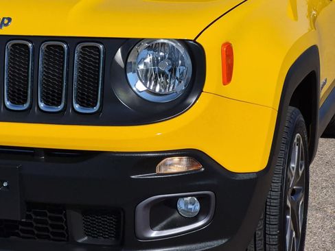 Used 2016 Jeep Renegade Latitude w/ Safety & Security Group AWD/4WD image 11