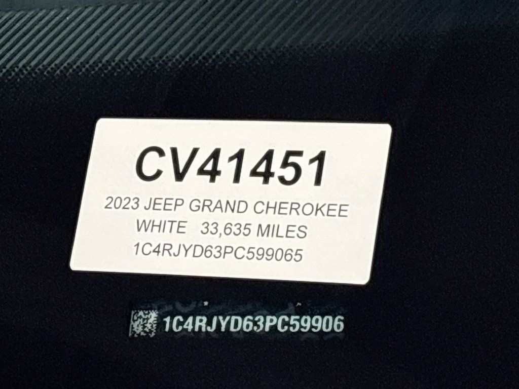Used 2023 Jeep Grand Cherokee Overland w/ Advanced Protech Group III AWD/4WD image 26